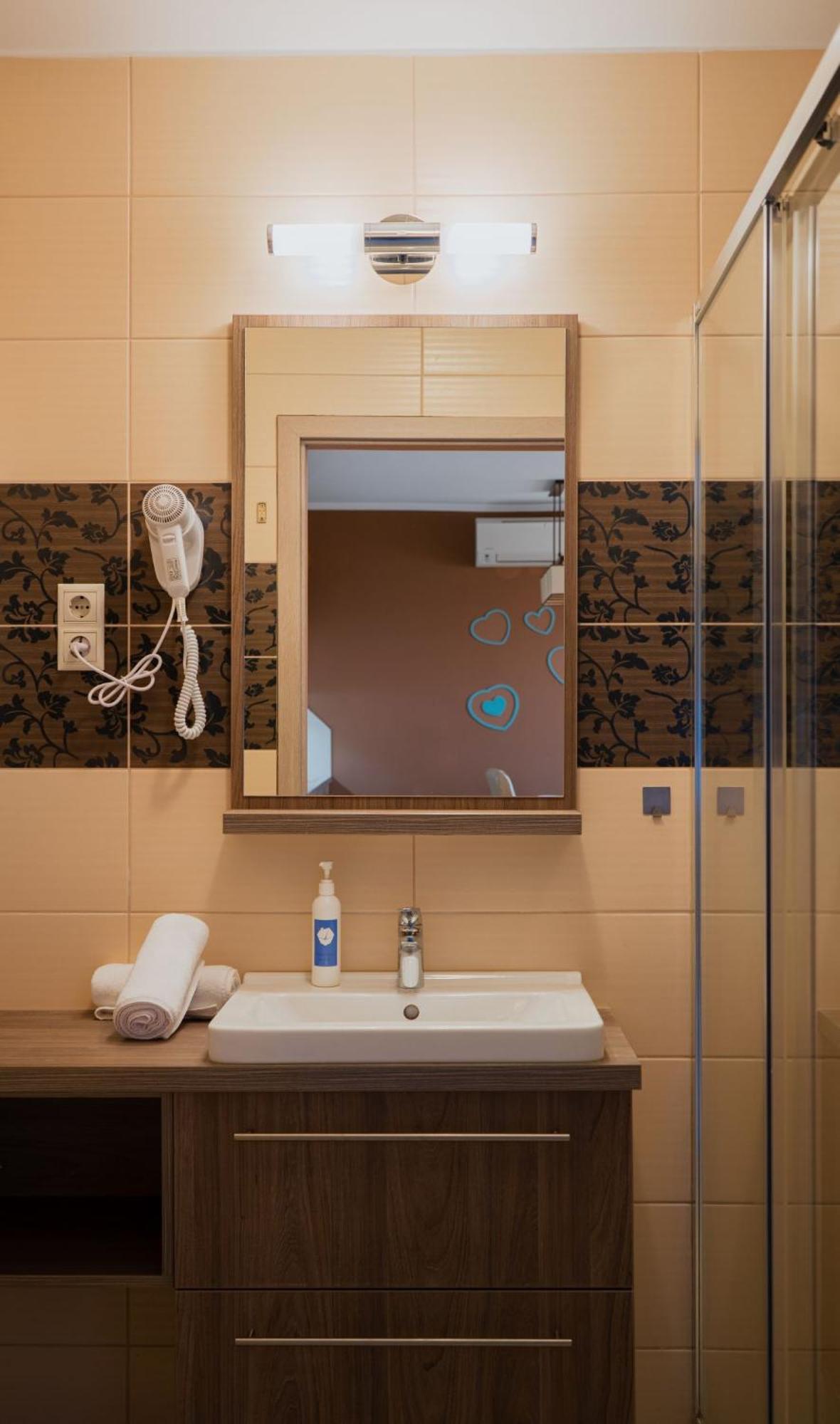 Zafir Apartman Sárvár Exterior foto
