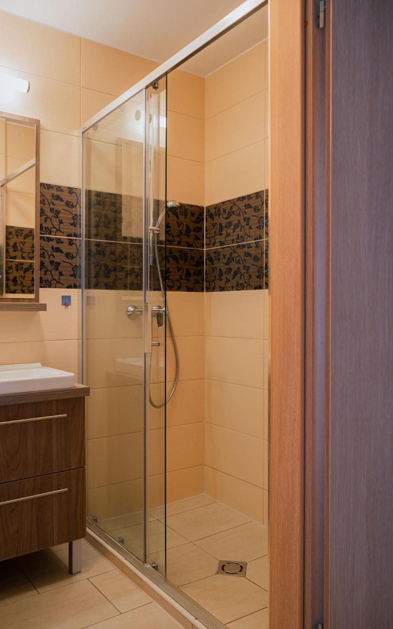 Zafir Apartman Sárvár Exterior foto