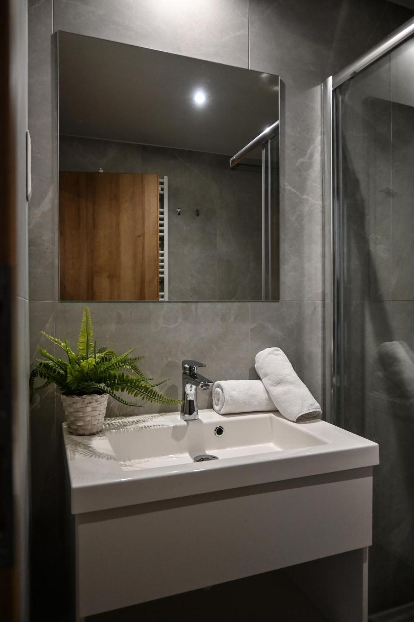 Zafir Apartman Sárvár Exterior foto